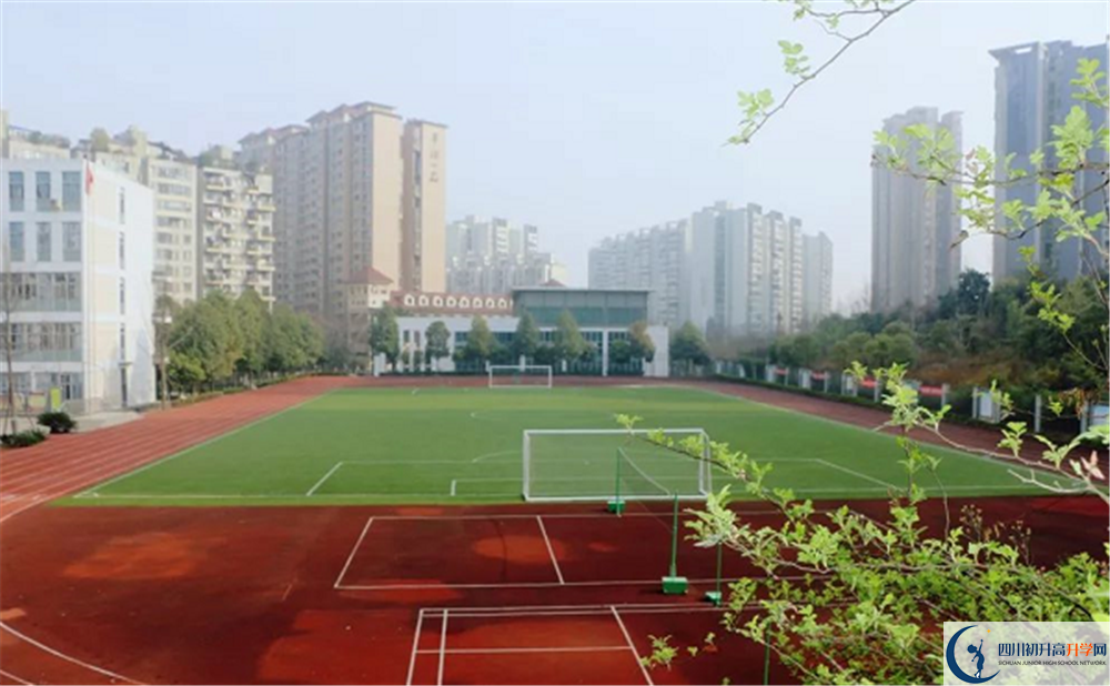 成都市第三中學(xué)初升高向外地招生嗎？
