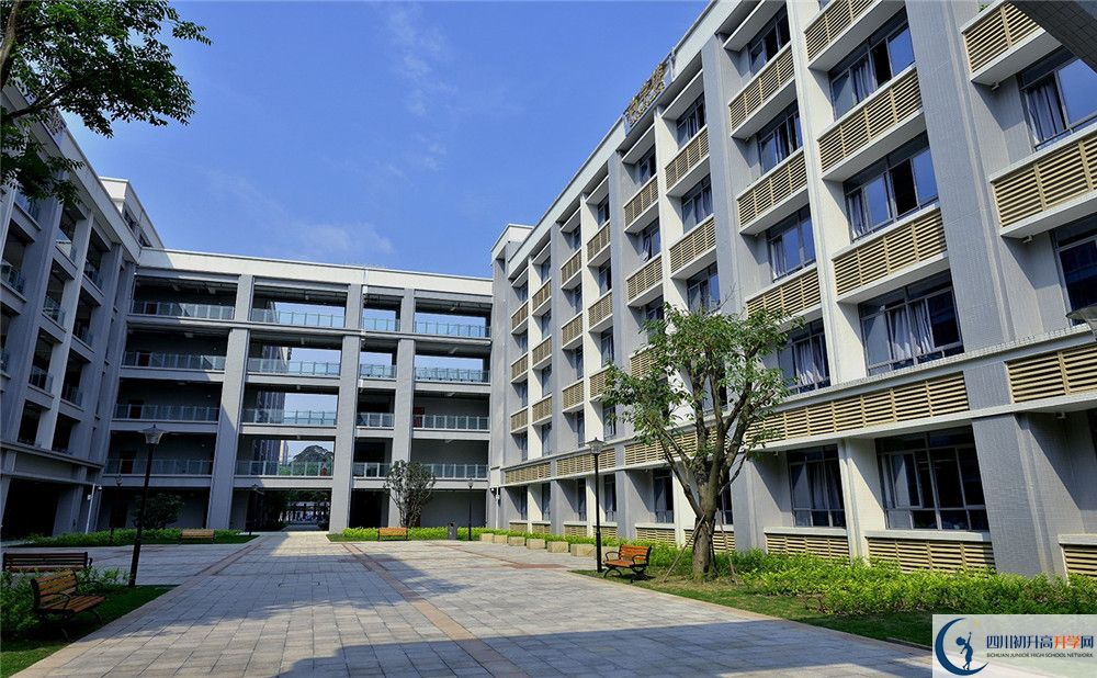 成都市第四十九中學(xué)高一多久放一次假？