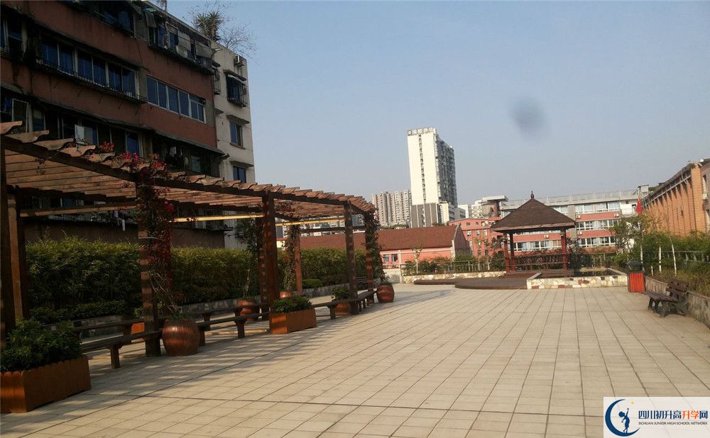 通錦中學住宿的費用是多少？