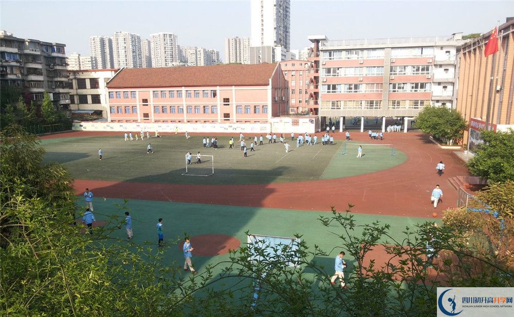 通錦中學(xué)的地址怎么走？