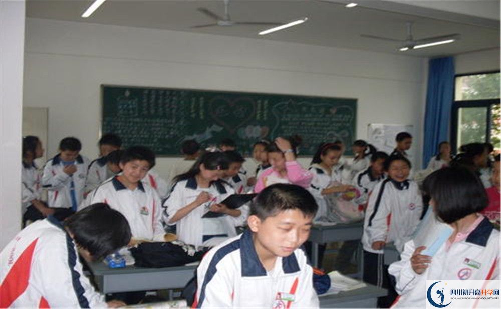 敖平中學(xué)2020年被清華北大錄取的學(xué)生有多少？