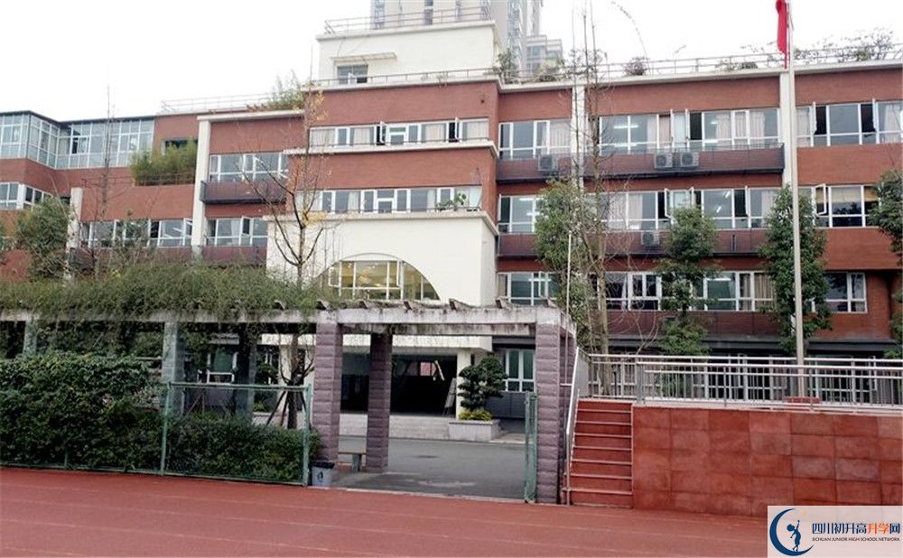 成都七中八一學(xué)校高中部地址在哪里看？