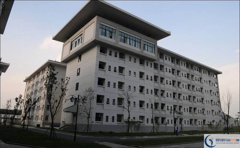 成都石室中學(xué)北湖校區(qū)招生考試科目是什么？