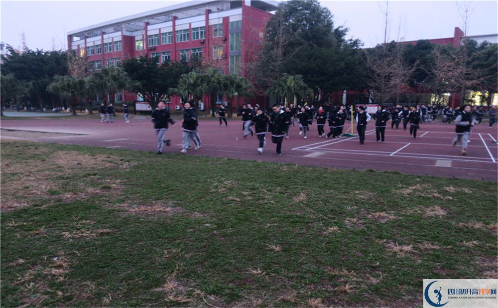 成都南開為明學(xué)校高中住宿怎么樣？