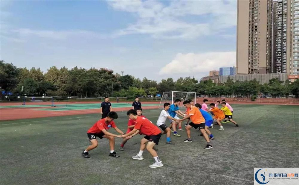 成都七中高新校區(qū)的高中住宿怎么樣？