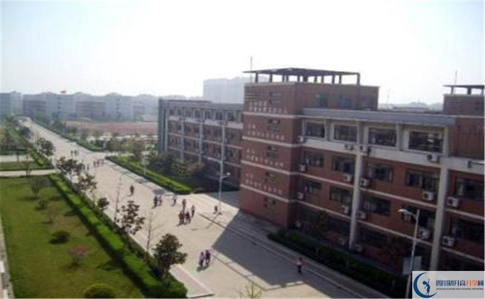 都江堰中學(xué)的高中住宿怎么樣？
