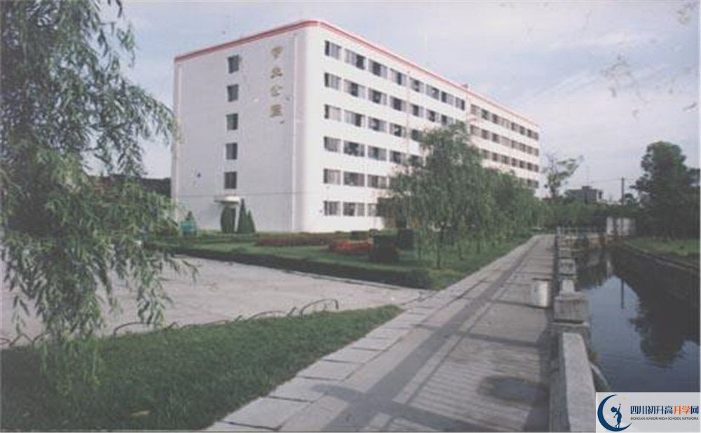 武侯高級(jí)中學(xué)平行班與實(shí)驗(yàn)班差多少？