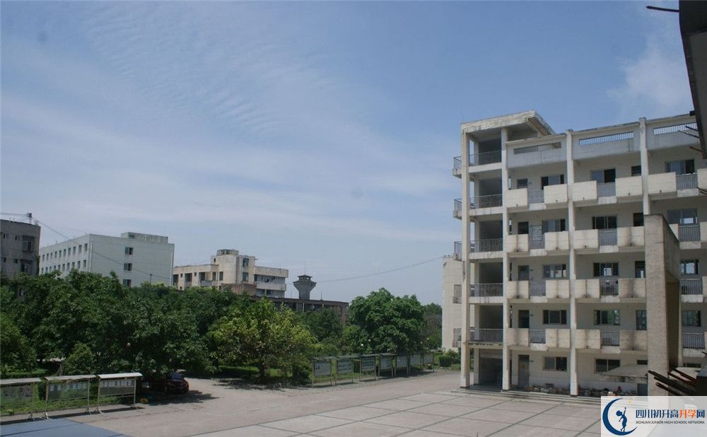 高埂中學(xué)平行班與實(shí)驗(yàn)班差多少？