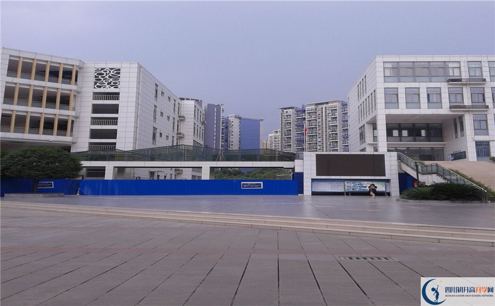 成都市第三中學(xué)高中分班考試難嗎？
