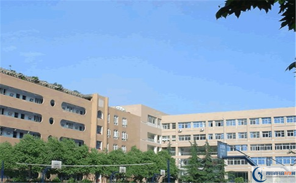 成都大學(xué)附屬中學(xué)高中分班考試難嗎？