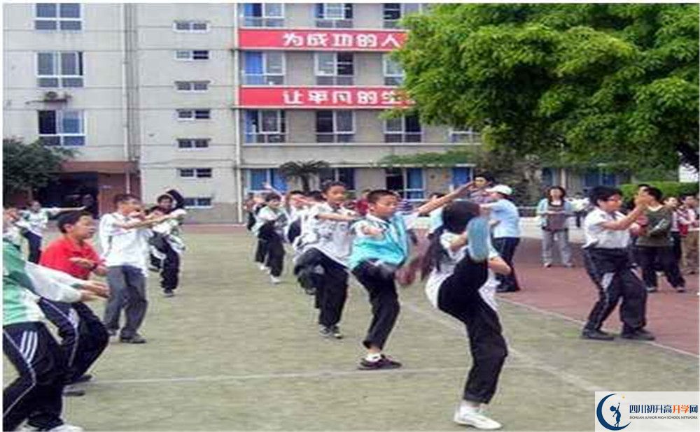 成都玉林中學(xué)實驗班學(xué)費貴嗎？