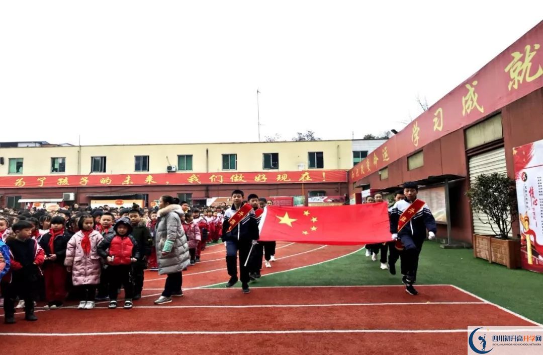 成都文武學(xué)校高中分班考試難嗎？