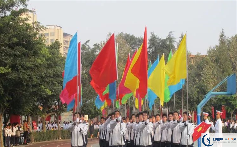 成都市第四十九中學(xué)軍訓(xùn)多久？