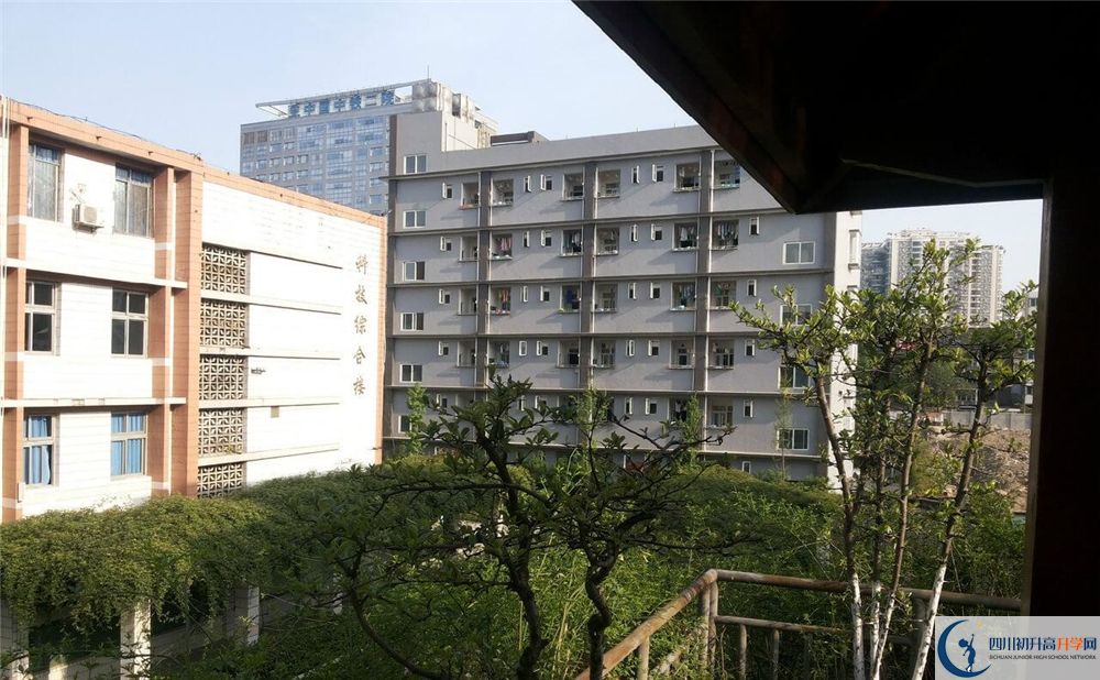 通錦中學(xué)地址在哪里？