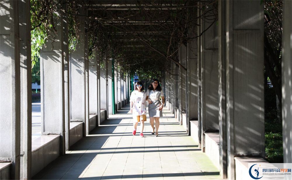 成都市龍泉中學(xué)2020年在成都排名高不高？