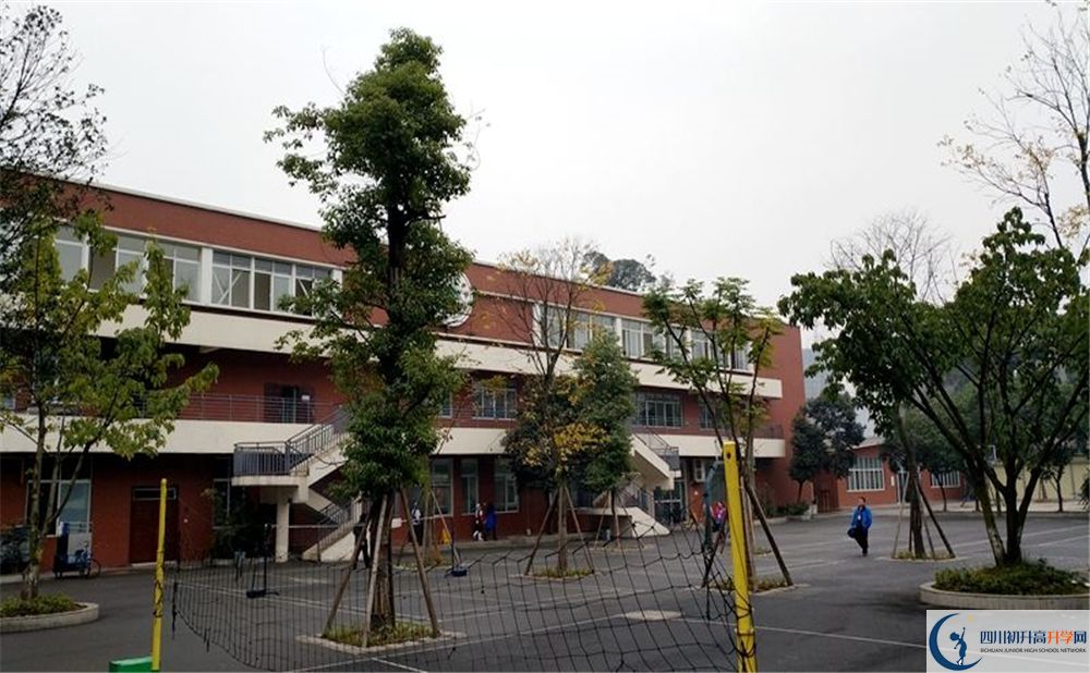 成都七中八一學(xué)校2020年成都市排名高不高？