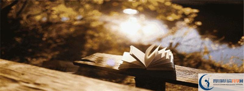 去年龍臺中學的本科升學率是多少？